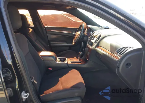 2012 Chrysler 300 из США, поврежденный, VIN 2C3CCAAG8CH116640